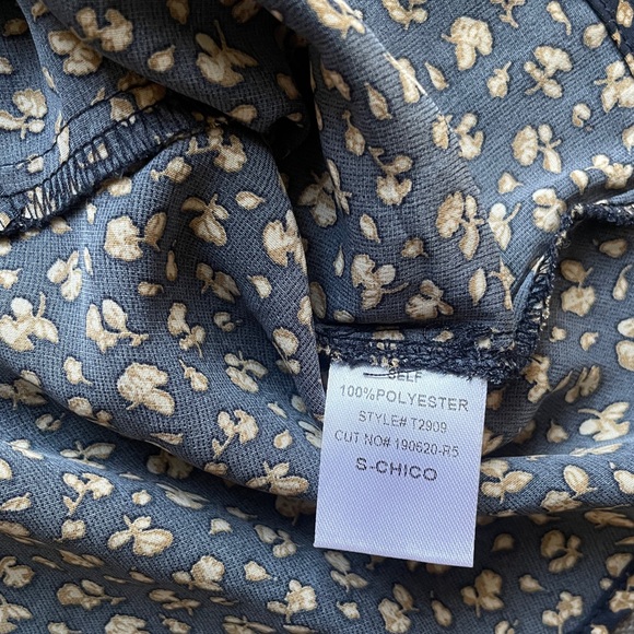 Flowy Tie-Back Shortsleeve Blouse - Picture 6 of 6